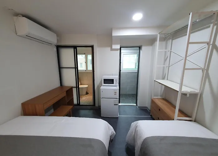 Beyond Jongno Hotel 2*