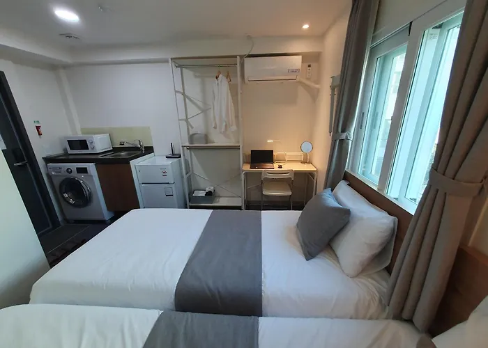 Beyond Jongno Hotel 2*